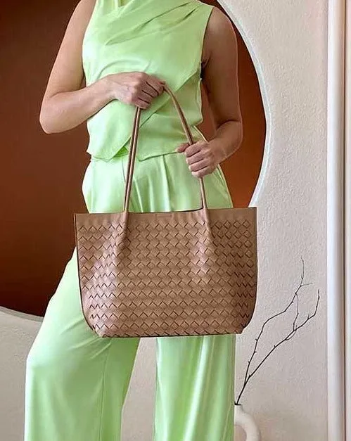 Victoria Tote Bag in Tan